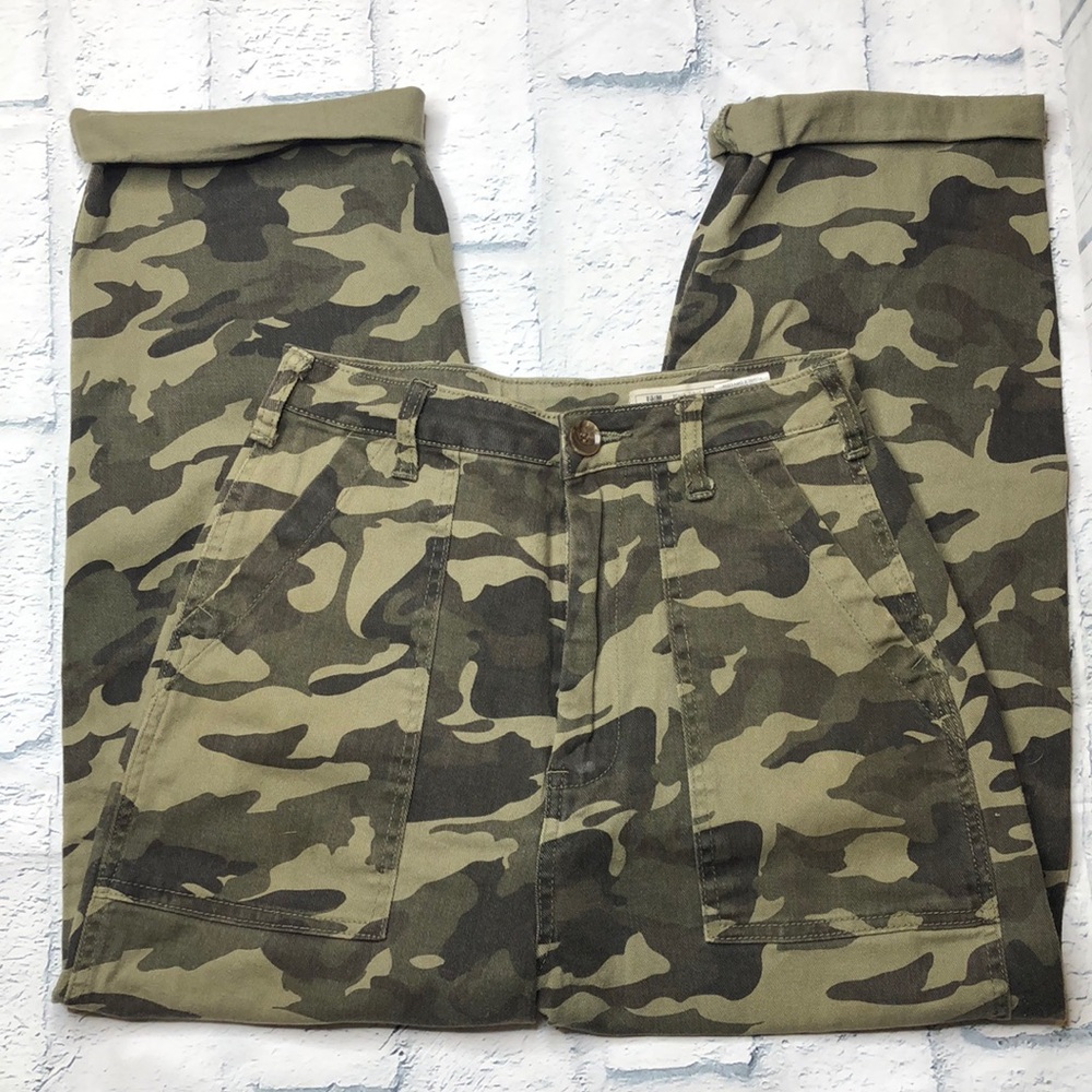 🔹I&M Camo Jeans